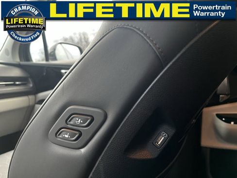 Used 2024 Kia Carnival SX image 39