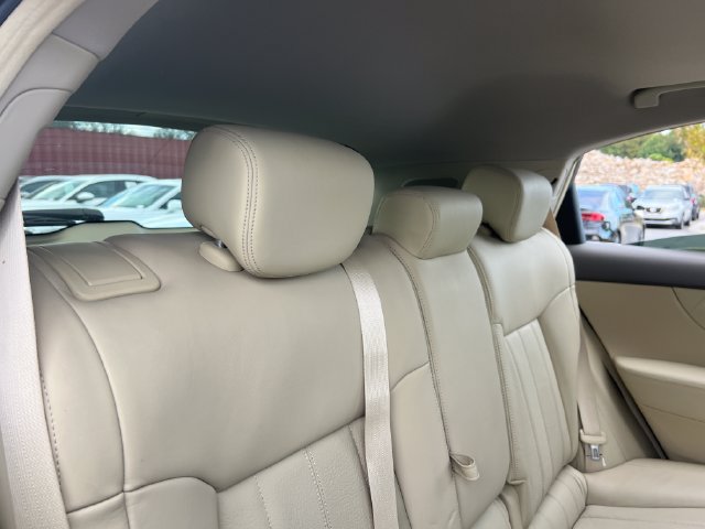 Used 2015 INFINITI QX70 2WD w/ Premium Package image 27