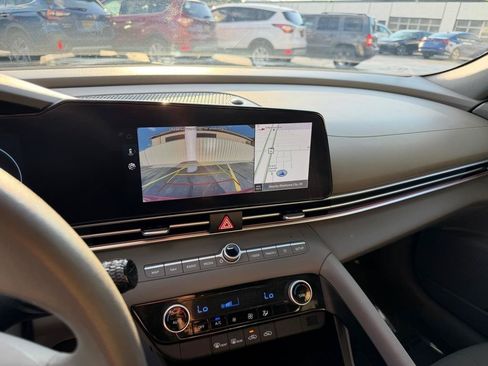 Used 2024 Hyundai Elantra SEL FWD image 37