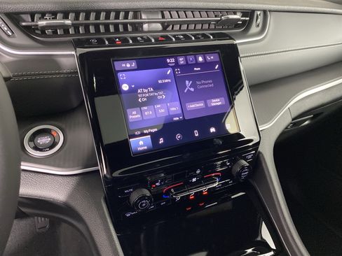 New 2025 Jeep Grand Cherokee L Altitude image 26