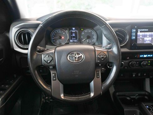 Used 2019 Toyota Tacoma SR5 AWD/4WD image 21
