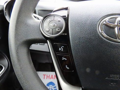 Used 2018 Toyota Prius C Three image 33