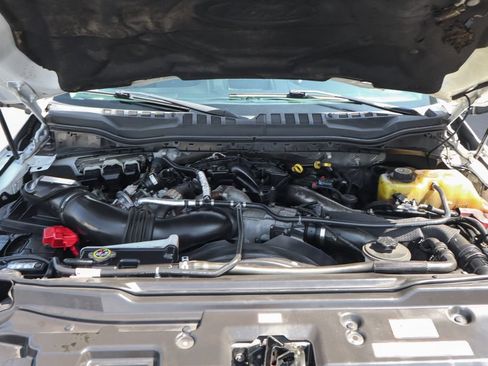 Used 2017 Ford F550 2WD Regular Cab Super Duty image 12