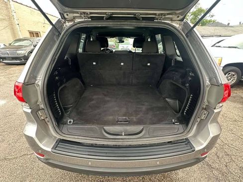 Used 2019 Jeep Grand Cherokee Laredo w/ 18" Wheel & 8.4" Radio Group AWD/4WD image 21