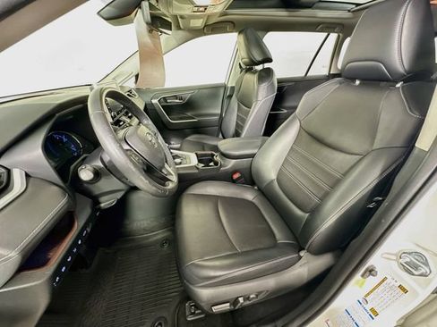 Used 2020 Toyota RAV4 Limited AWD/4WD image 27