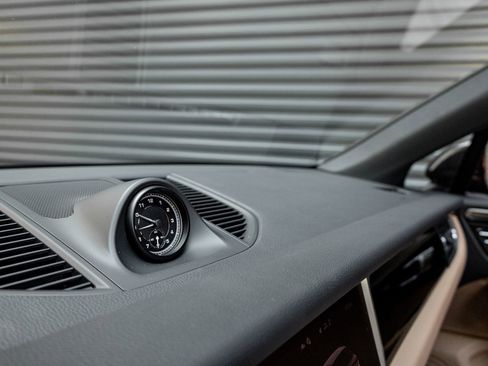 New 2026 Porsche Macan image 20