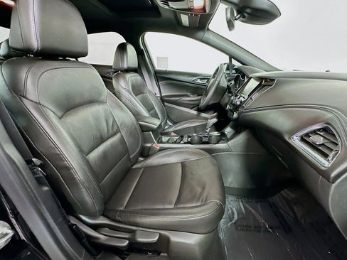 Used 2018 Chevrolet Cruze Premier image 8