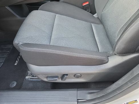 Certified 2025 Nissan Rogue SV FWD image 18