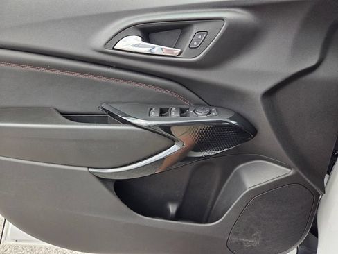 Used 2025 Chevrolet Trax RS w/ Driver Confidence Package FWD image 20
