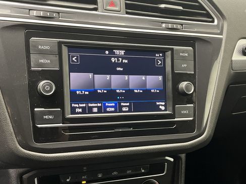 Used 2024 Volkswagen Tiguan S image 16