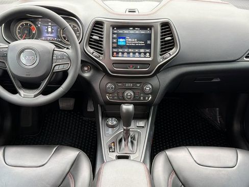 Used 2022 Jeep Cherokee Trailhawk AWD/4WD image 26
