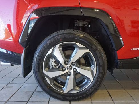 Used 2024 Toyota RAV4 SE w/ Weather & Moonroof Package AWD/4WD image 29