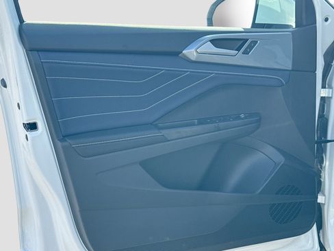New 2026 Volkswagen Taos SEL image 22