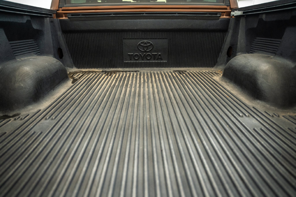 Used 2014 Toyota Tundra 1794 Edition AWD/4WD image 11