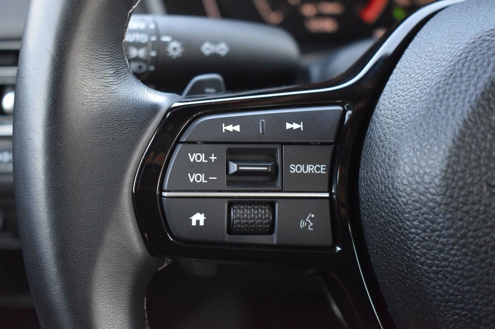 Used 2025 Honda Civic Sport image 6