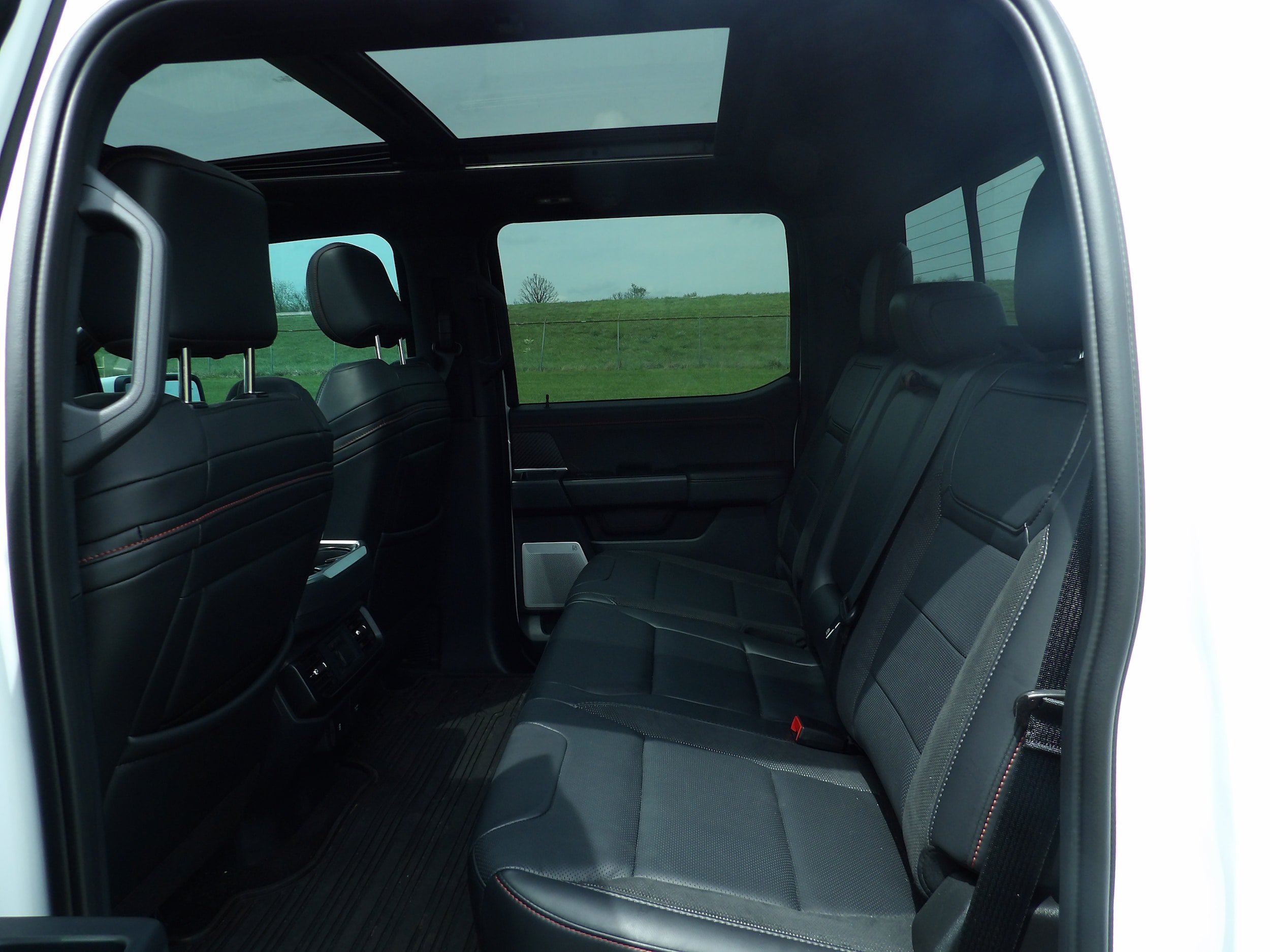 Used 2025 Ford F150 Raptor AWD/4WD image 11
