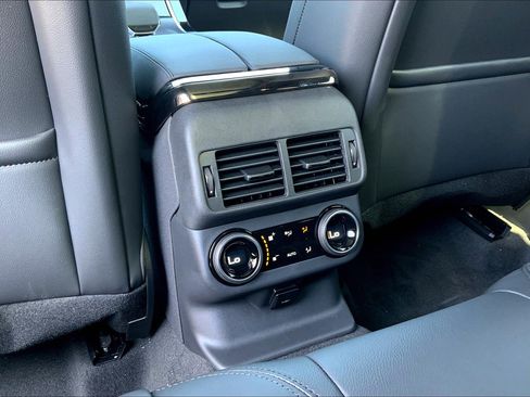 New 2026 Land Rover Range Rover Velar Dynamic SE image 20