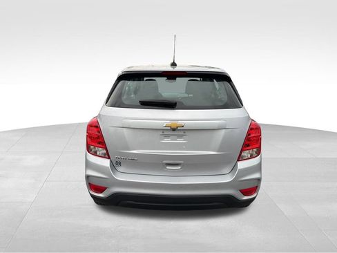 Used 2021 Chevrolet Trax LS image 35