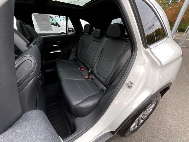 Used 2026 Mercedes-Benz GLC 300 4MATIC image 24