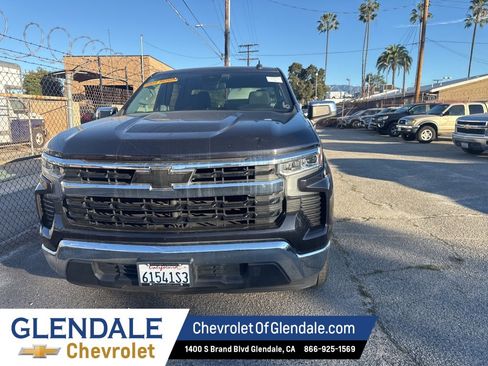 Used 2022 Chevrolet Silverado 1500 LT image 2