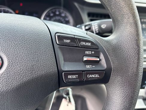 Used 2019 Hyundai Elantra SE w/ Winter Weather Package FWD image 22
