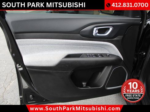 Used 2024 Jeep Compass Latitude w/ Convenience Group AWD/4WD image 14