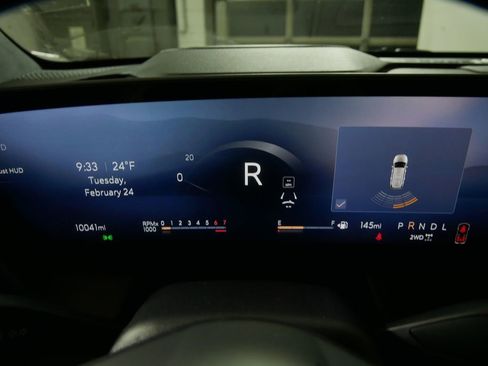 Used 2025 Buick Enclave Avenir image 32