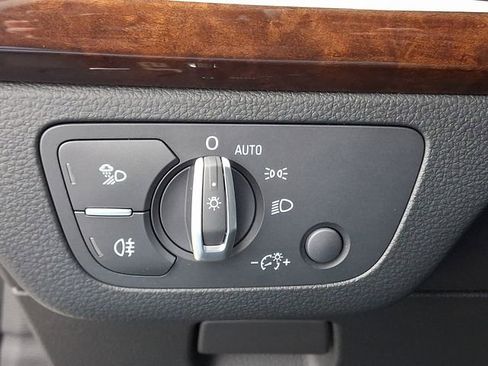 Used 2020 Audi Q5 e Premium Plus w/ Premium Plus Package image 26