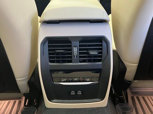 Certified 2023 BMW 330i xDrive Sedan w/ Driving Assistance Package image 9