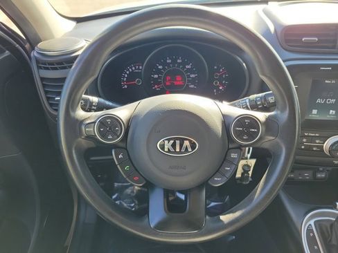 Used 2018 Kia Soul + image 16