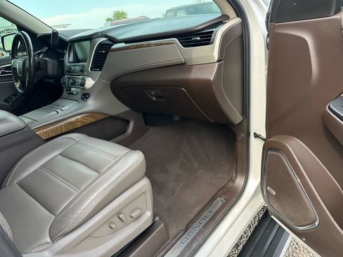 Used 2019 GMC Yukon Denali w/ Denali Ultimate Package AWD/4WD image 9