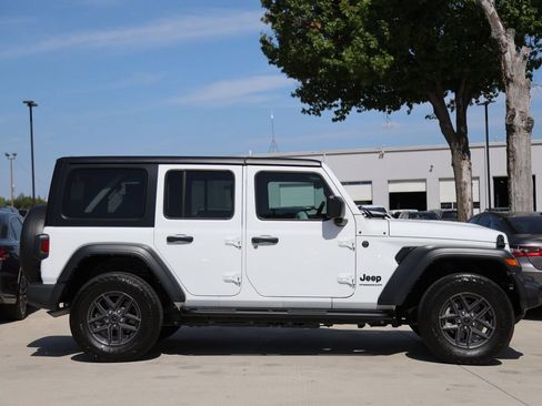 Used 2024 Jeep Wrangler Unlimited Sport AWD/4WD image 3