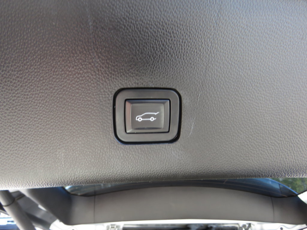 Used 2018 Chevrolet Traverse LT AWD/4WD image 19