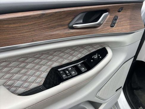 Used 2021 Jeep Grand Cherokee L Summit w/ Luxury Tech Group V image 16