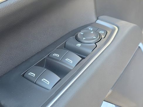 Used 2025 Chevrolet Silverado 3500 LT w/ Convenience Package image 15