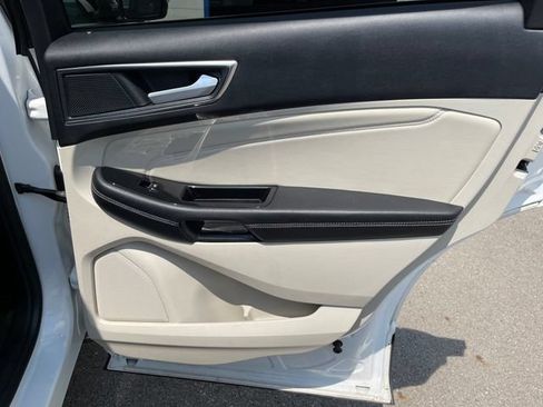 Used 2020 Ford Edge Titanium AWD/4WD image 37