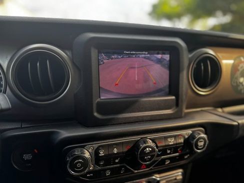 Used 2020 Jeep Wrangler Sport image 10