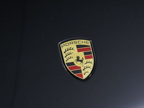 Certified 2023 Porsche Macan AWD/4WD image 29