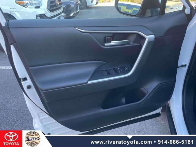 Certified 2025 Toyota RAV4 XLE w/ Convenience Package AWD/4WD image 17