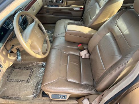 Used 1999 Cadillac De Ville w/ Comfort/Convenience Pkg image 18