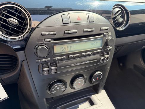 Used 2007 MAZDA MX-5 Miata Sport RWD image 16