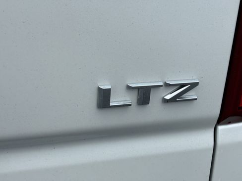 Used 2025 Chevrolet Silverado 1500 LTZ AWD/4WD image 12