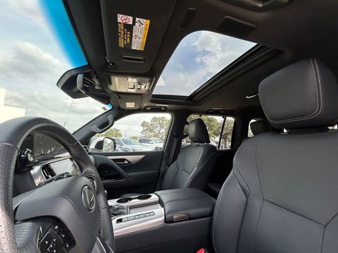 Used 2024 Lexus LX 600 F Sport image 12
