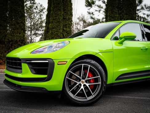 Used 2022 Porsche Macan S w/ Premium Package Plus image 3