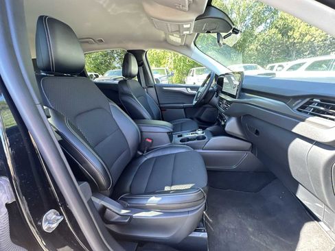 Used 2024 Ford Escape SE image 24