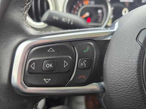 Used 2021 Jeep Wrangler Unlimited Sahara w/ Uconnect 4C Nav & Sound Group AWD/4WD image 15