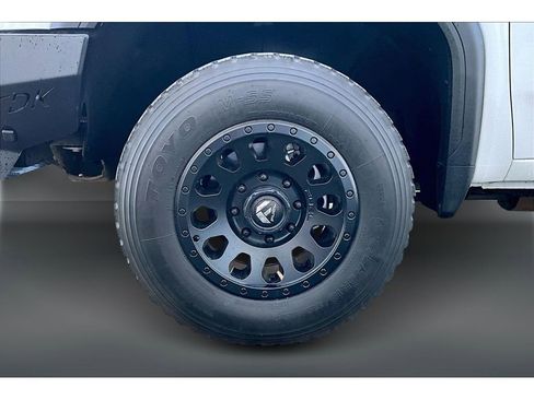 Used 2022 GMC Sierra 2500 SLT image 31