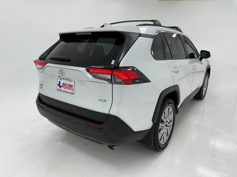 Used 2023 Toyota RAV4 XLE Premium image 40