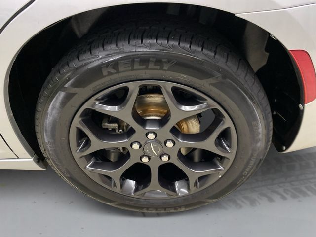 Used 2020 Chrysler 300 S AWD/4WD image 18