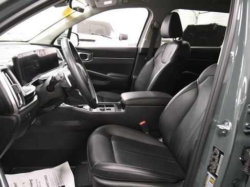 Used 2025 Kia Sorento EX AWD/4WD image 10